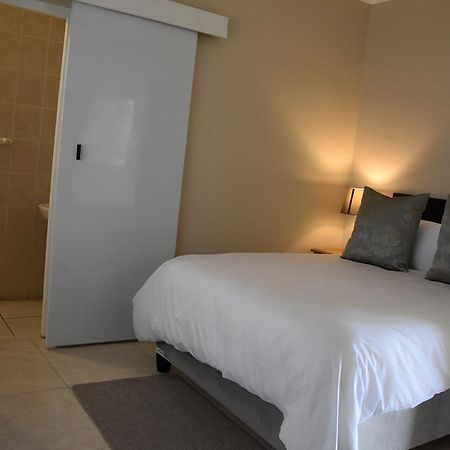 בלוויל 34Onlincoln Guesthouse מראה חיצוני תמונה