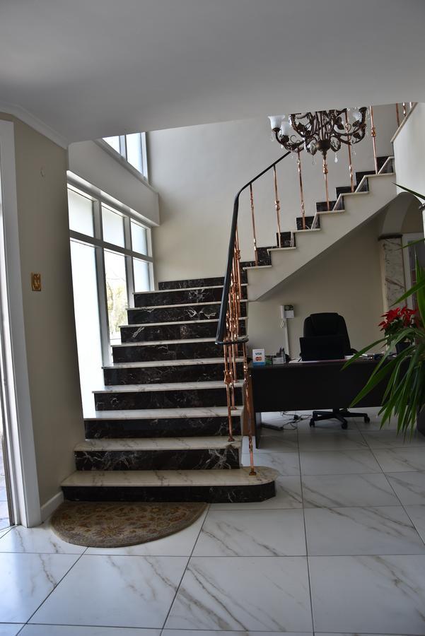בלוויל 34Onlincoln Guesthouse מראה חיצוני תמונה
